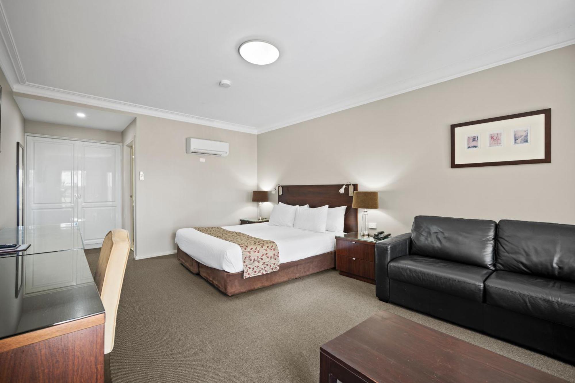 Carlyle Suites & Apartments Wagga Wagga Exteriör bild