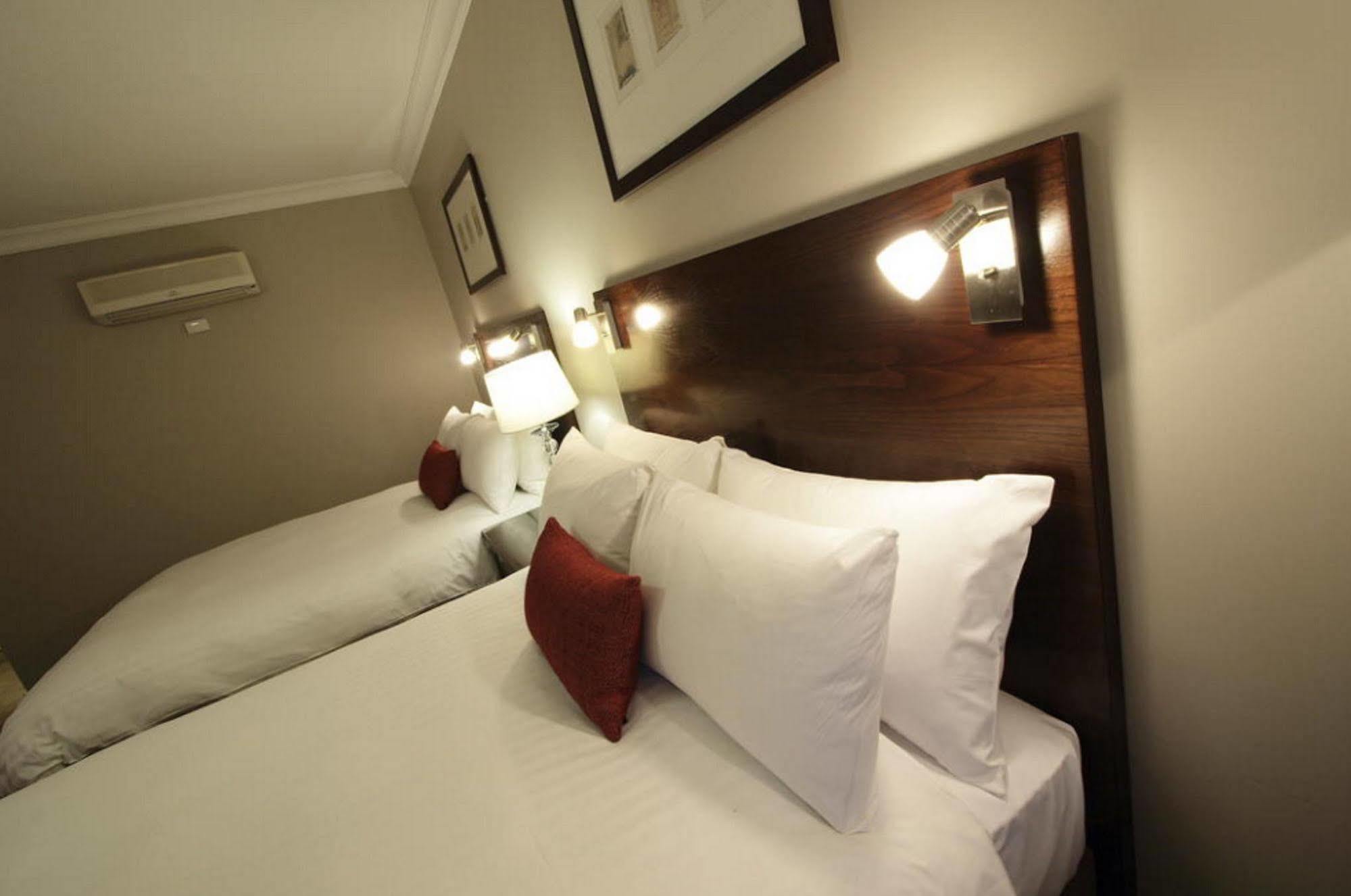 Carlyle Suites & Apartments Wagga Wagga Exteriör bild