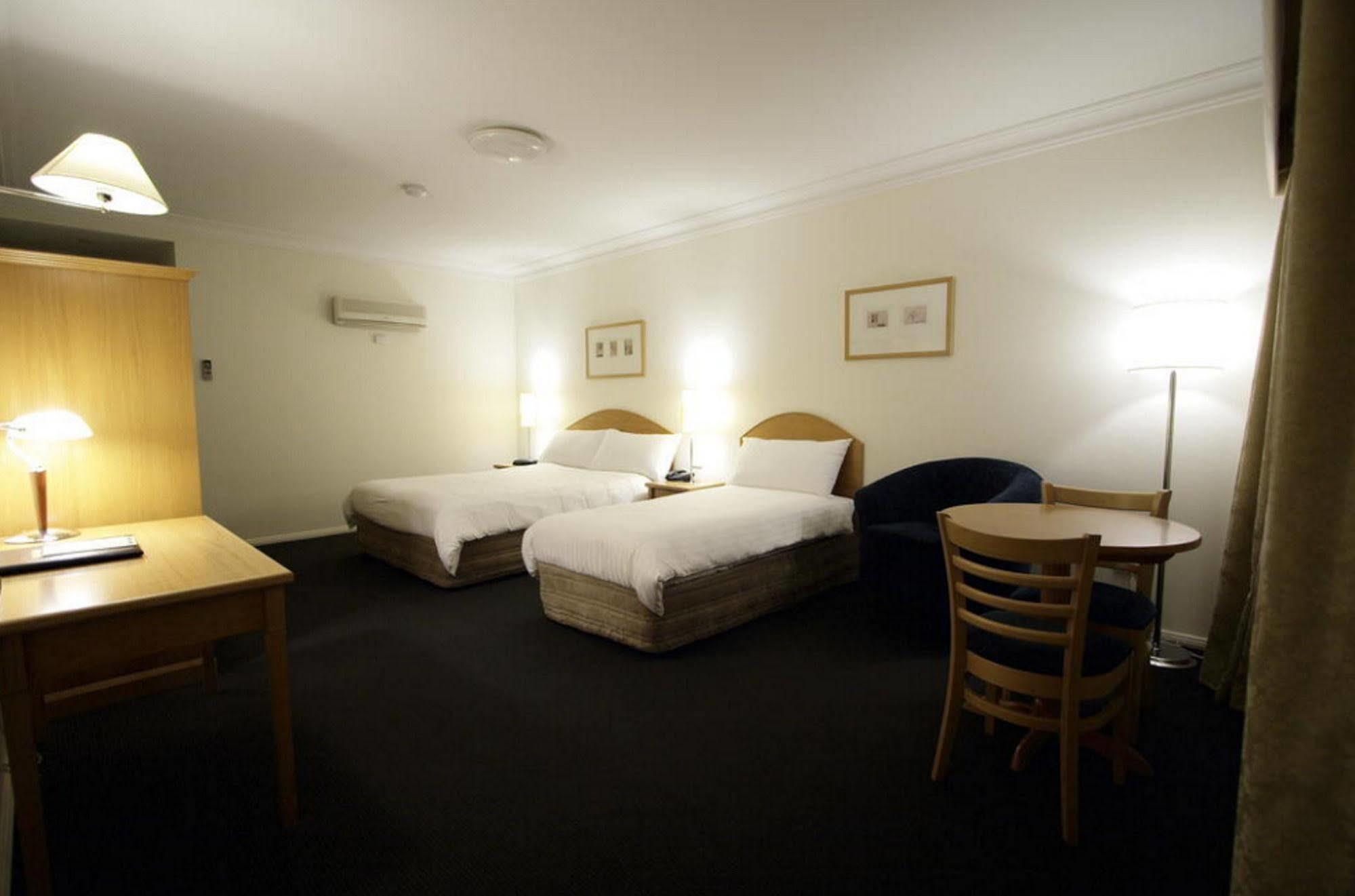 Carlyle Suites & Apartments Wagga Wagga Exteriör bild